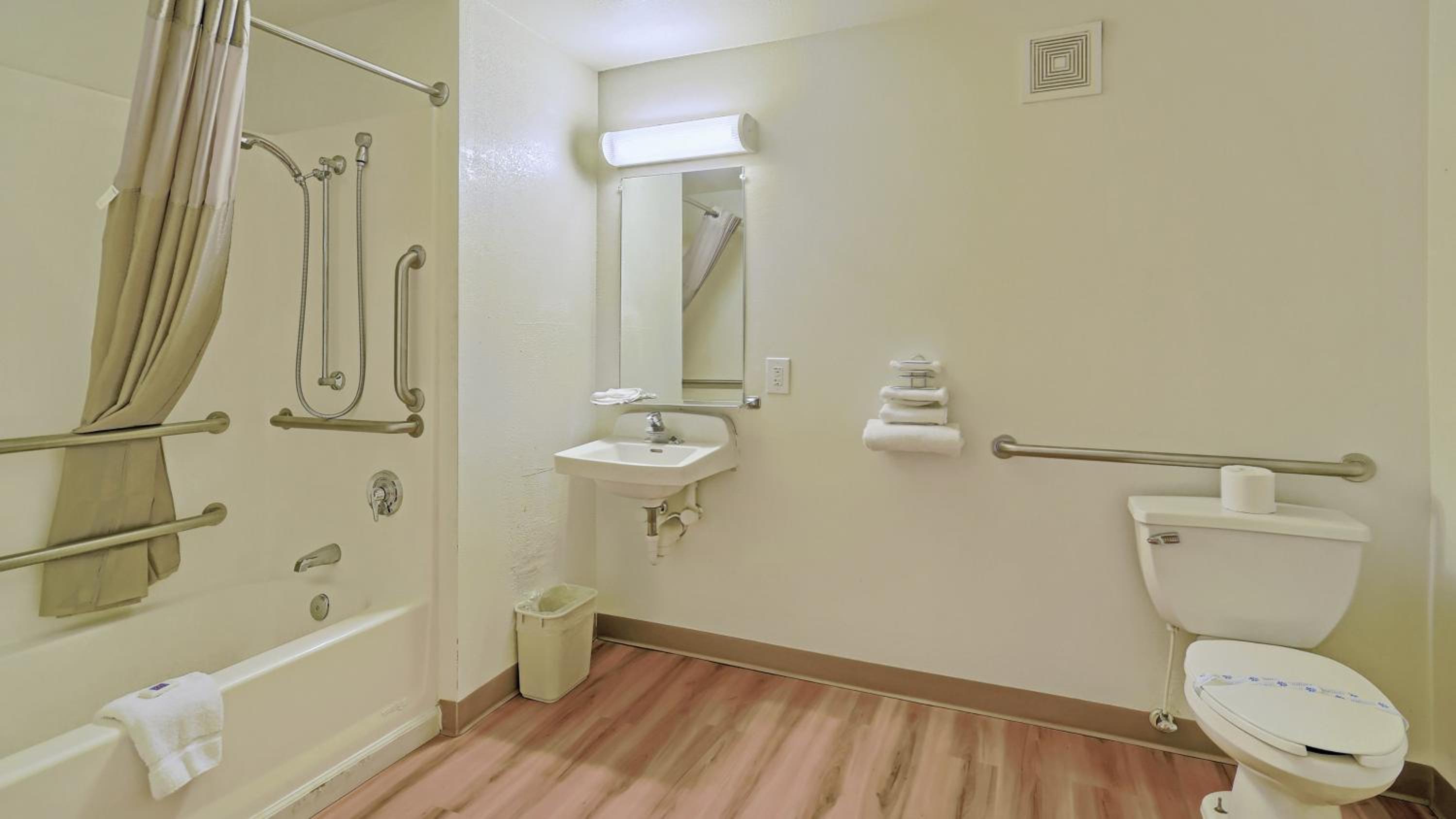 Motel6 Maple Shade Township, NJ - Philadelphia - Mt Laurel 42/42