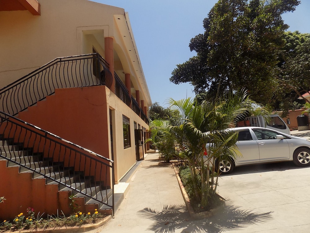 Etana Motel 8/13