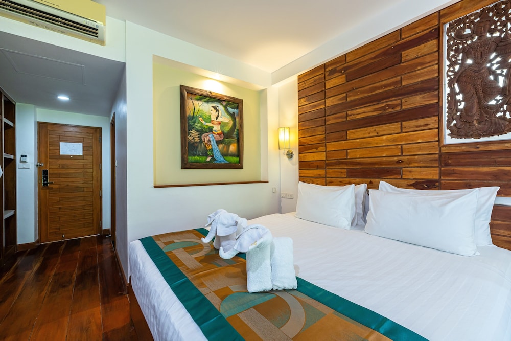 Meet Holiday Hotel Rawai 13/55