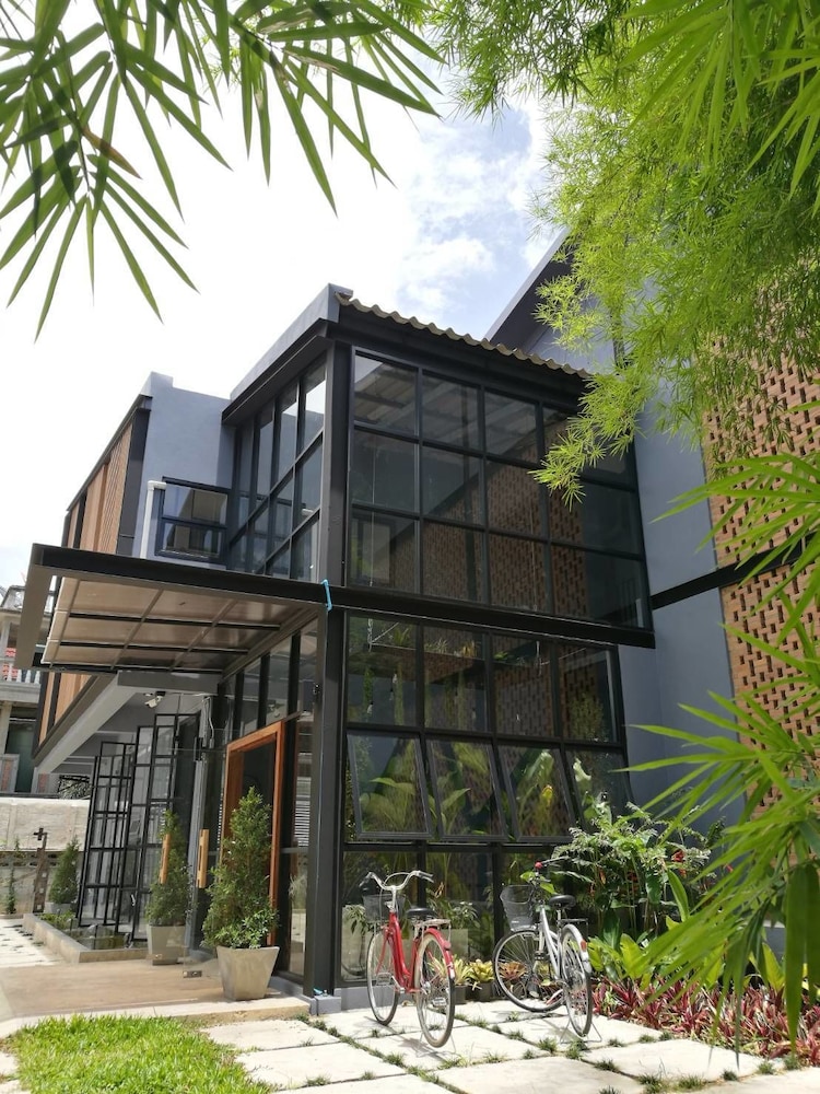 Hug Inn Phrae Hotel 1/32