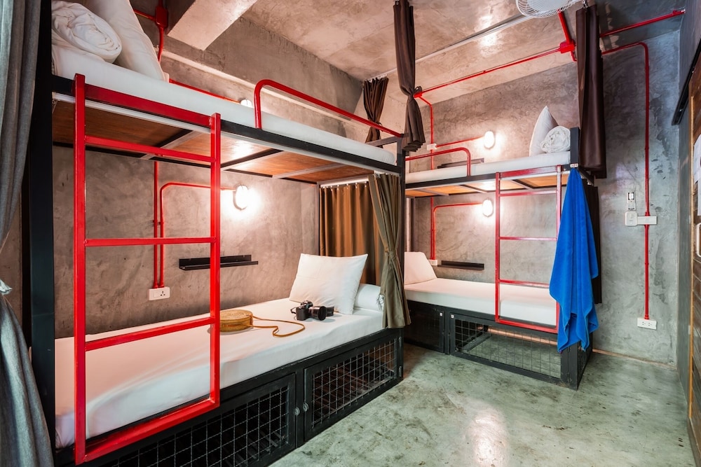 FEMALE DORM, 4 BEDS