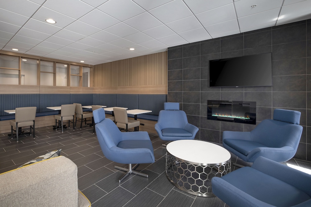 Microtel Inn Suites By Wyndham Loveland 18/22