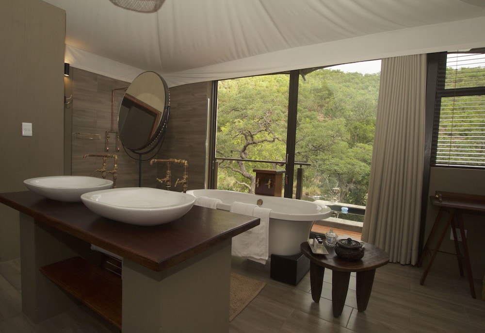 Inzalo Safari Lodge 42/45