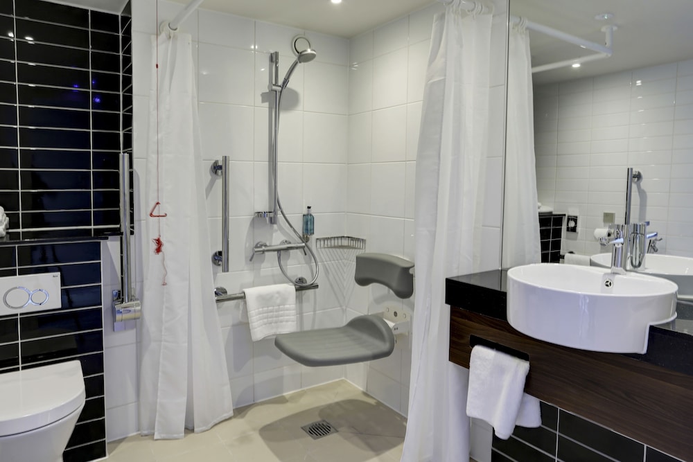 Holiday Inn Express London - Excel 12/64