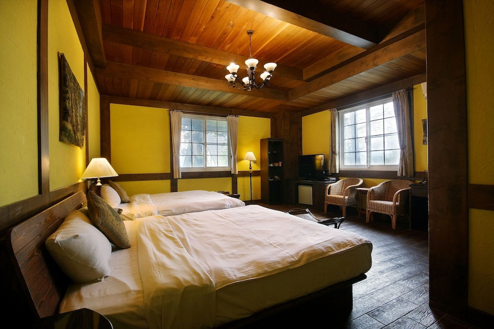 Provence Rose Lodge In Ching Jing 8/50
