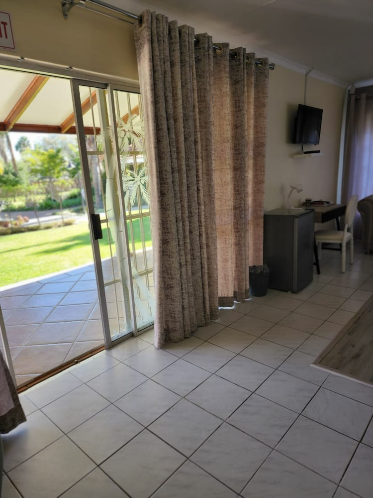 The Hills Guest House 20/50