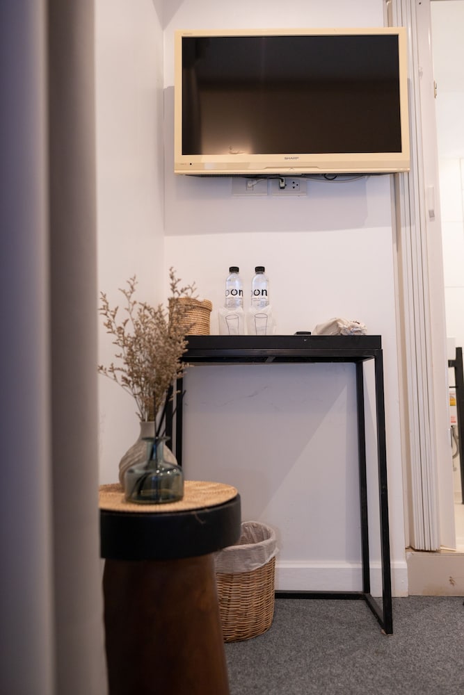 Oon Poshtel 5/50