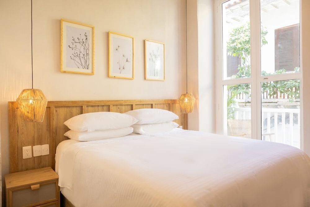 ROOM, DOUBLE BED, BALCONY