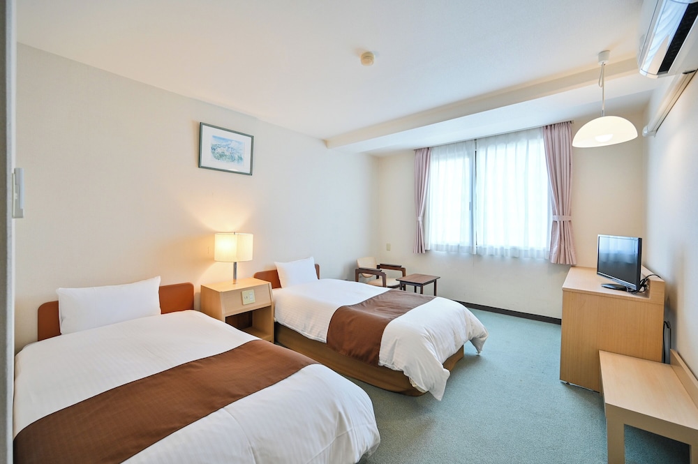 ROOM, TWIN BEDS