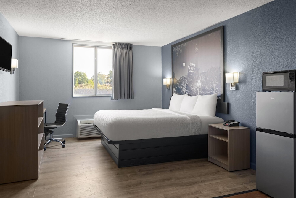 Super 8 by Wyndham Fort Wayne 29/58