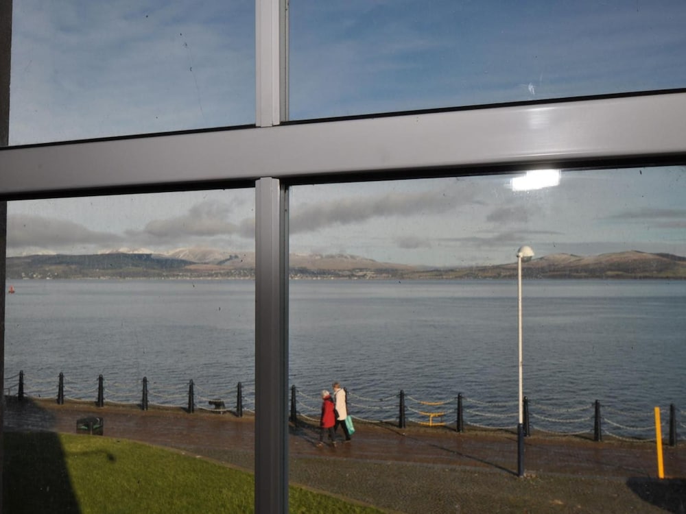Greenock Hall's Waterfront Complex 21/31