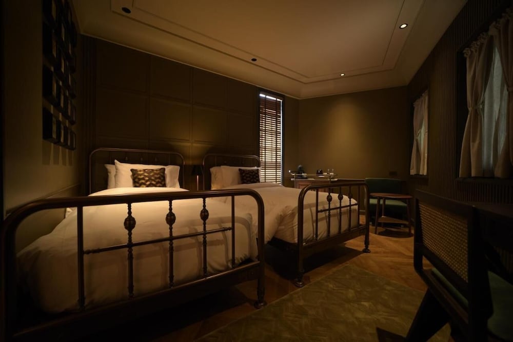 Hotel Verdigris 19/25