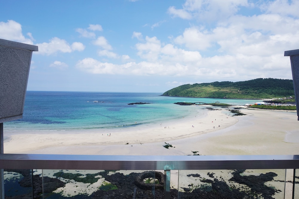 Aimi Jeju Beach Hotel 37/44