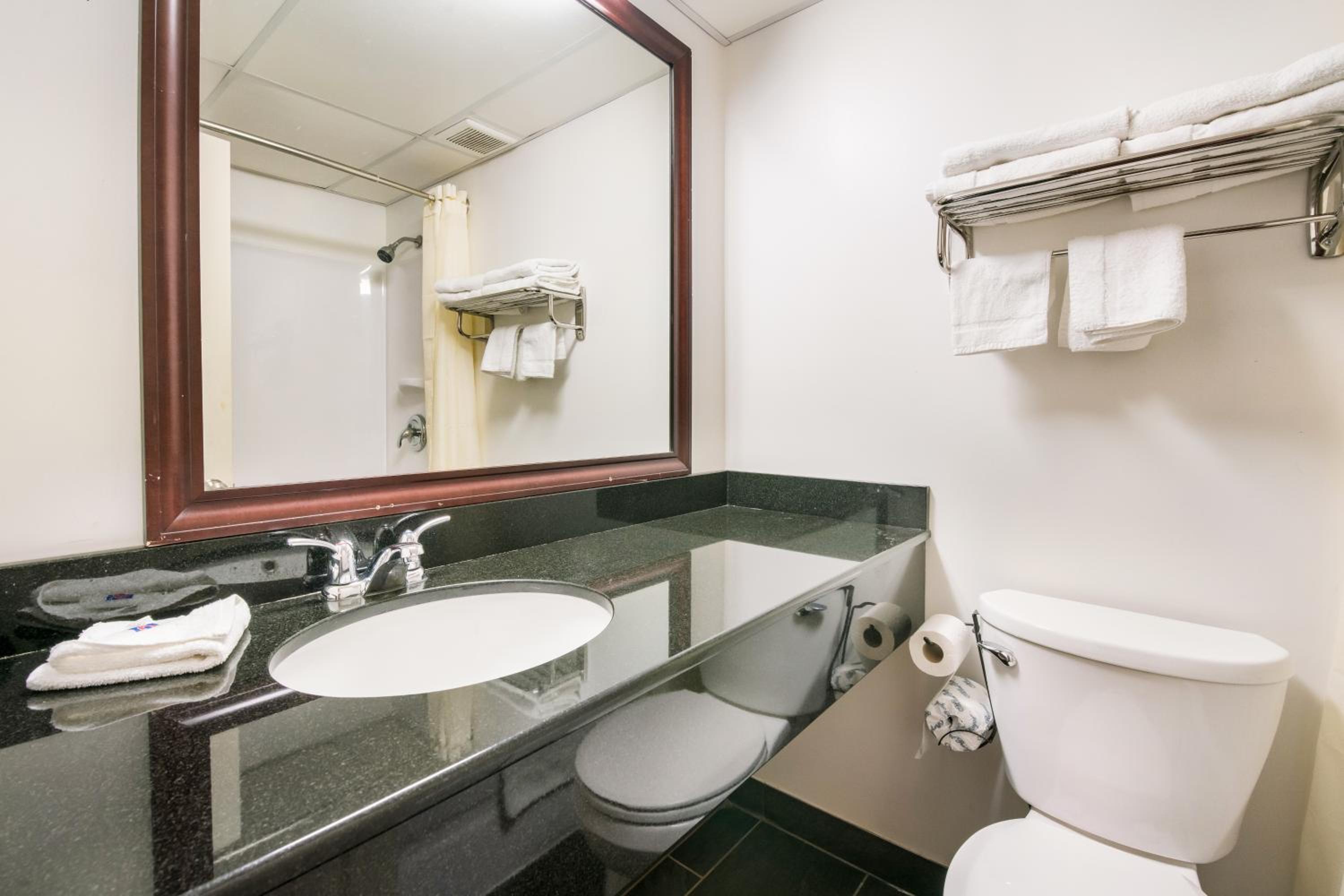1 King Bed - Mobility Accessible Tub, Nsmk 8/10