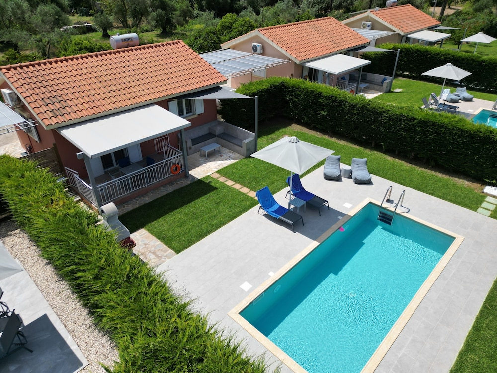 Cypress Garden Villas 36/50