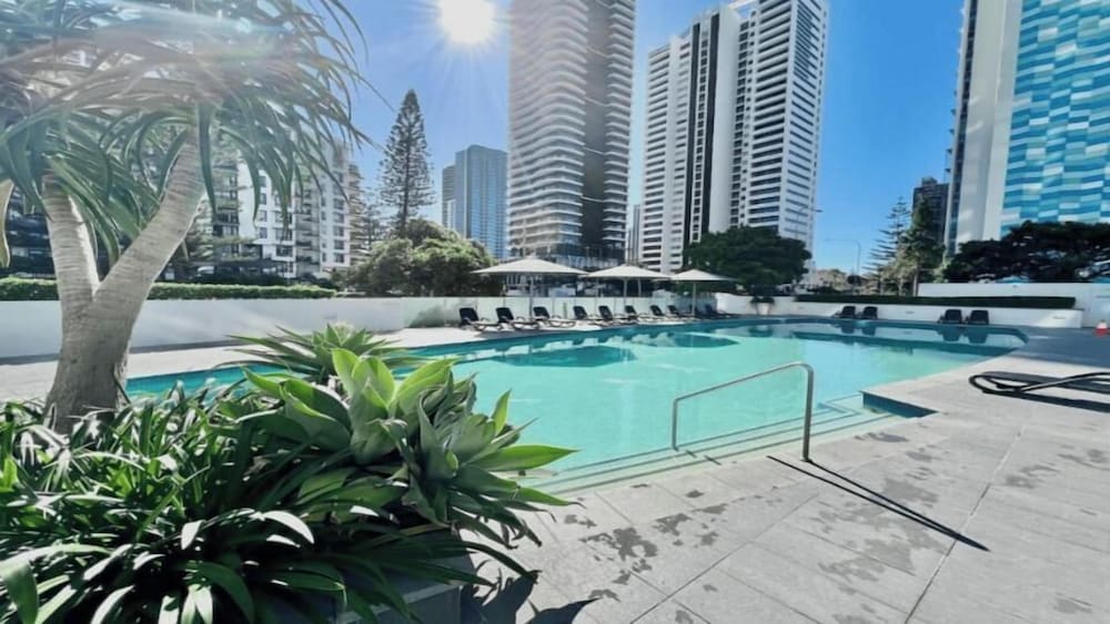 Broadbeach Skyline 3 Bedroom Retreat 17/20