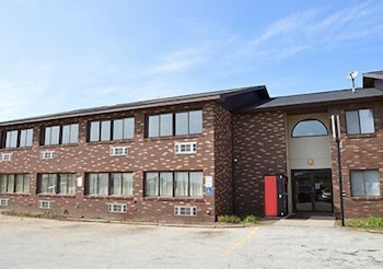 Rodeway Inn Muskegon Airport MI 4/33