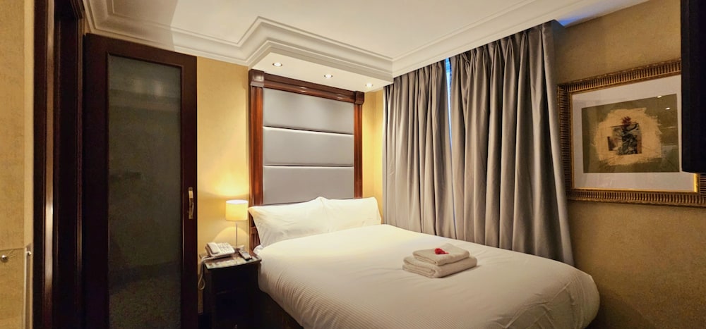 Hyde Park International Hotel 27/65