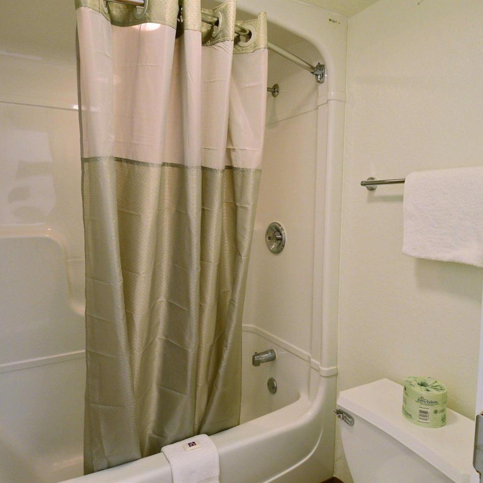 Deluxe, Quadruple, Motel6 Tewksbury, MA - Boston 3/3