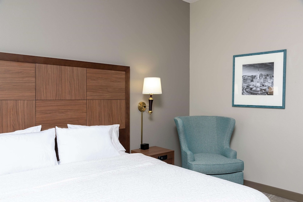 Hampton Inn Indianapolis Downtown Across From Circle Centre 19/75