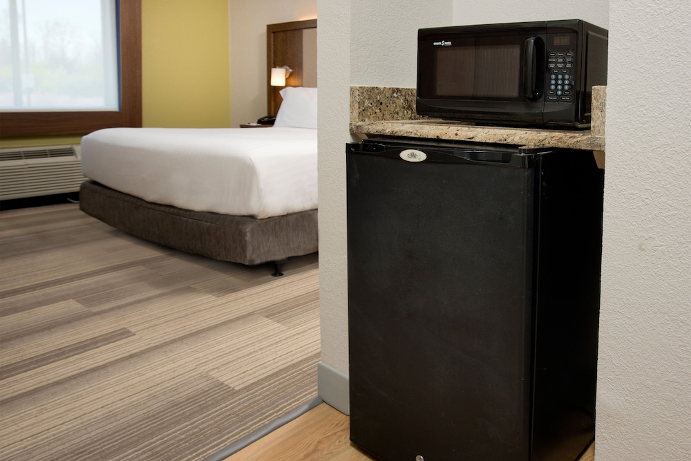 Holiday Inn Express Nashville Airport 17/49