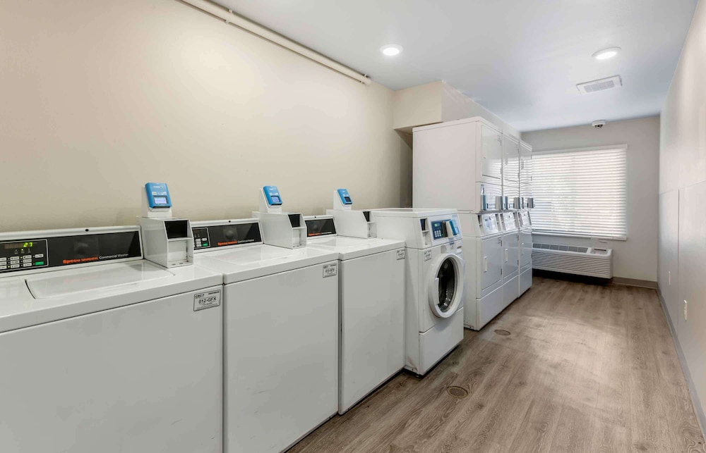 Extended Stay America Select Suites - Orlando - East 25/42