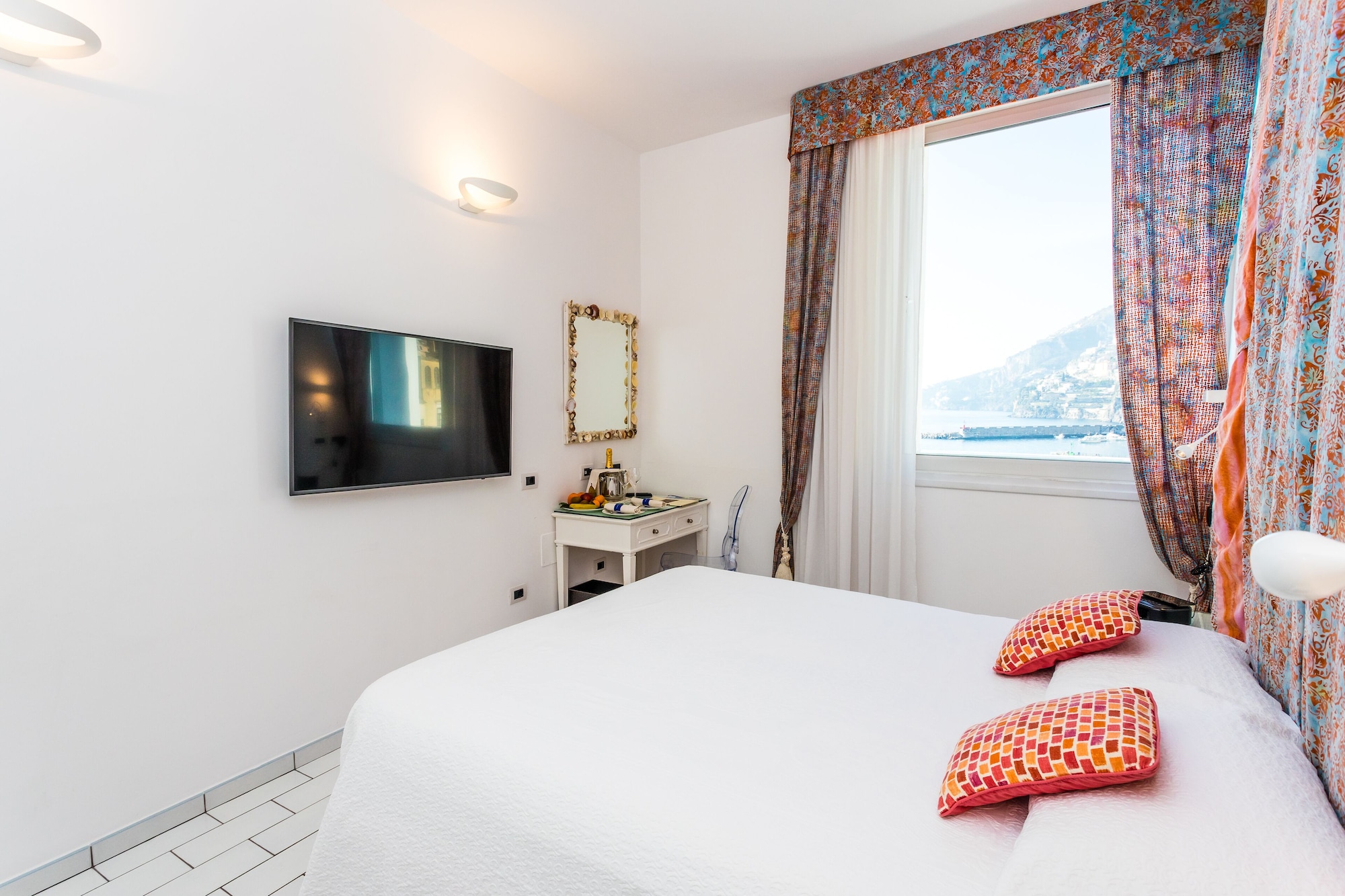 ROOM, DOUBLE BED, SEA VIEW