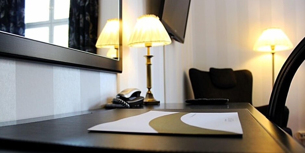 Badhotellet 18/50