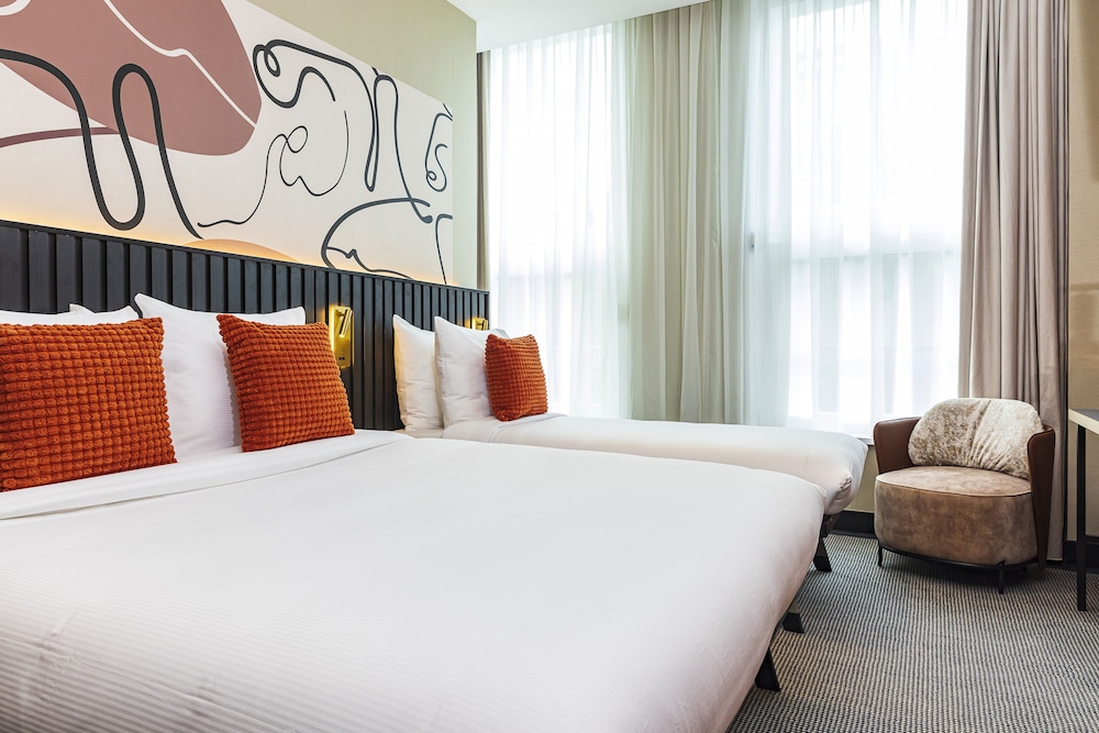 ROOM, TRIPLE