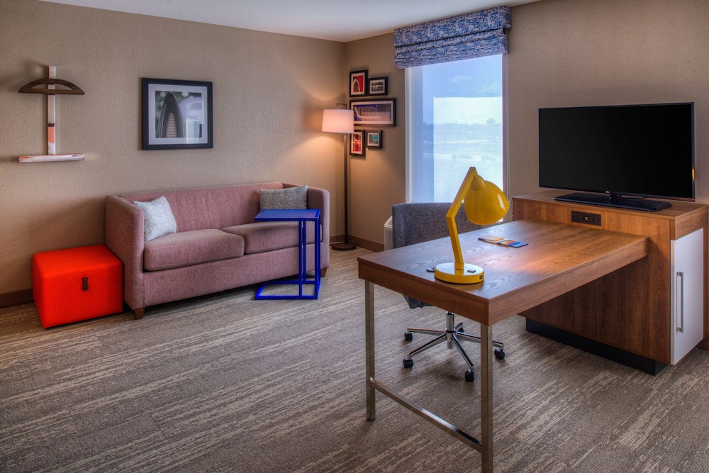 Hampton Inn & Suites Wixom 43/61