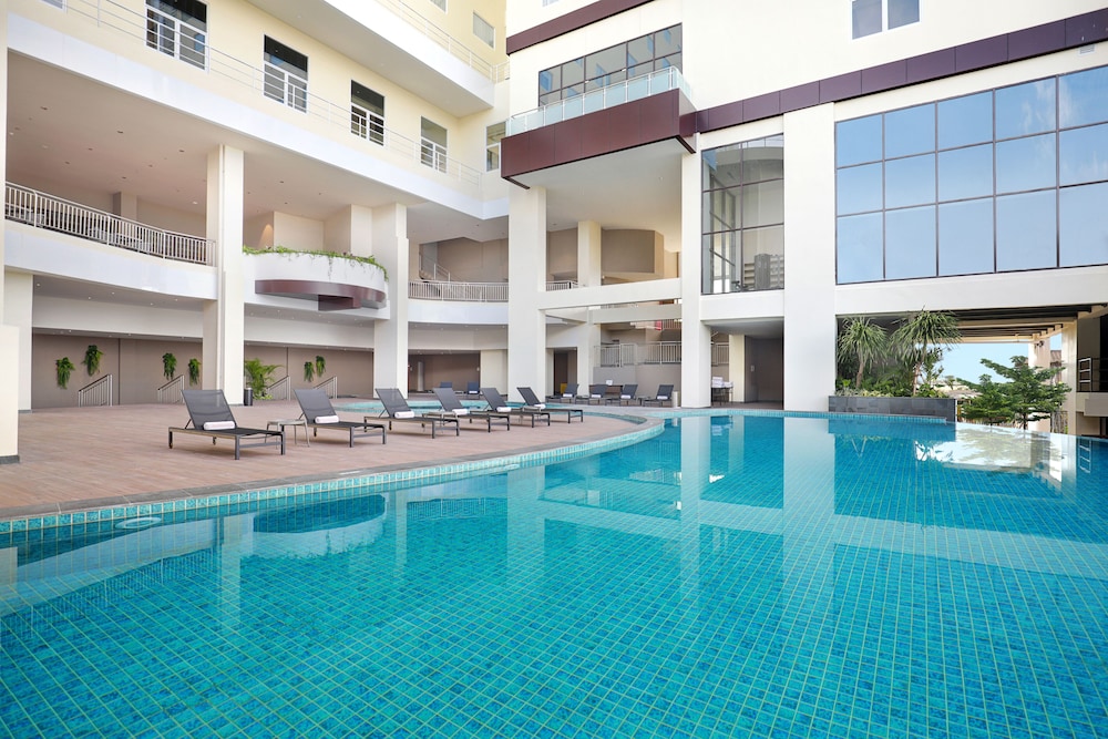 Mercure Bengkulu 62/66