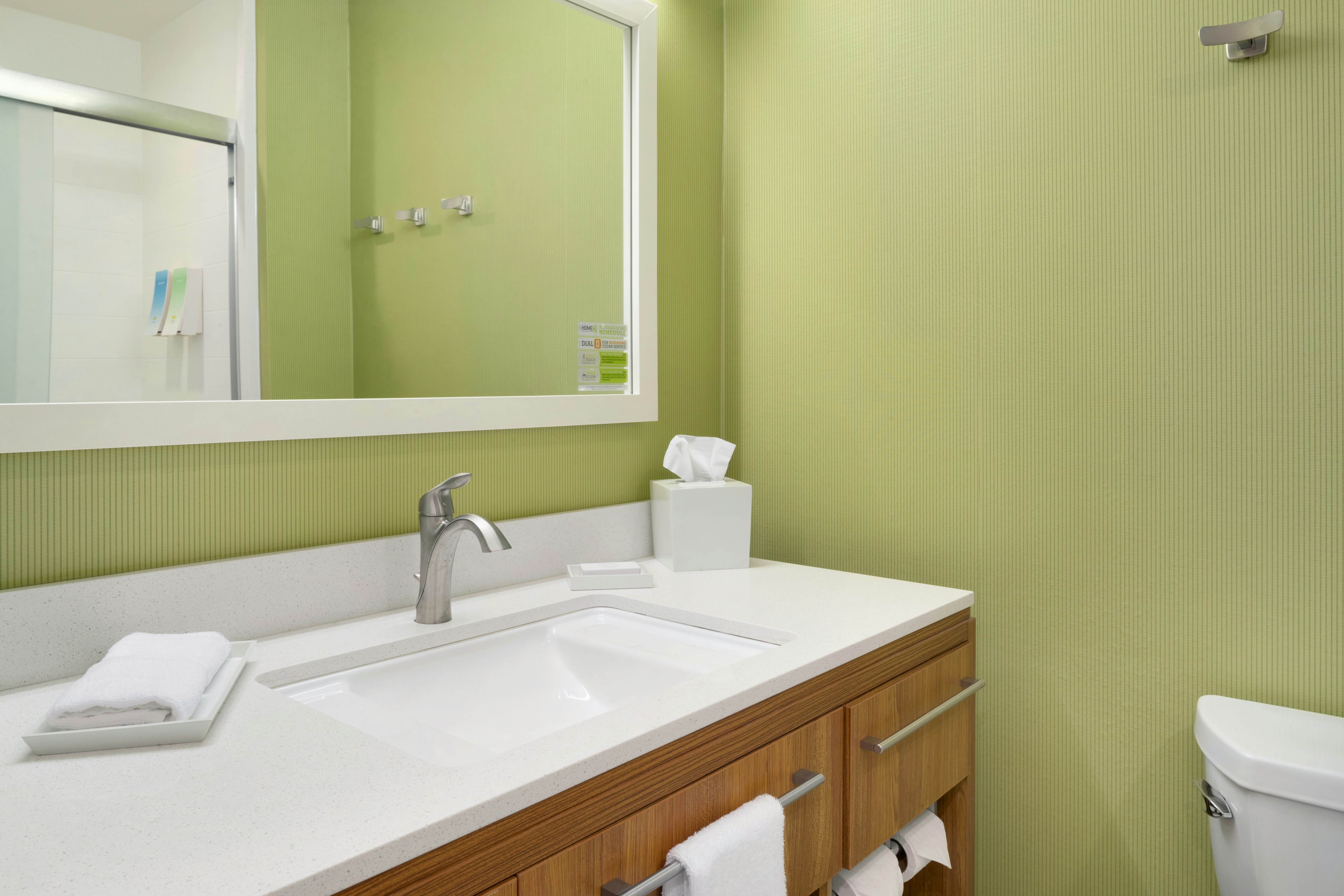 1 BEDROOM, SUITE, QUEEN BED