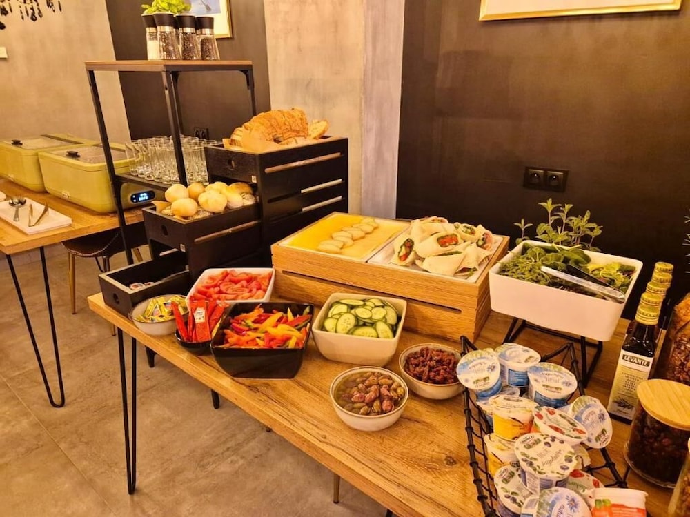 restaurant cafeteria