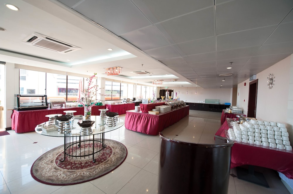 GAYA CENTRE HOTEL 39/42