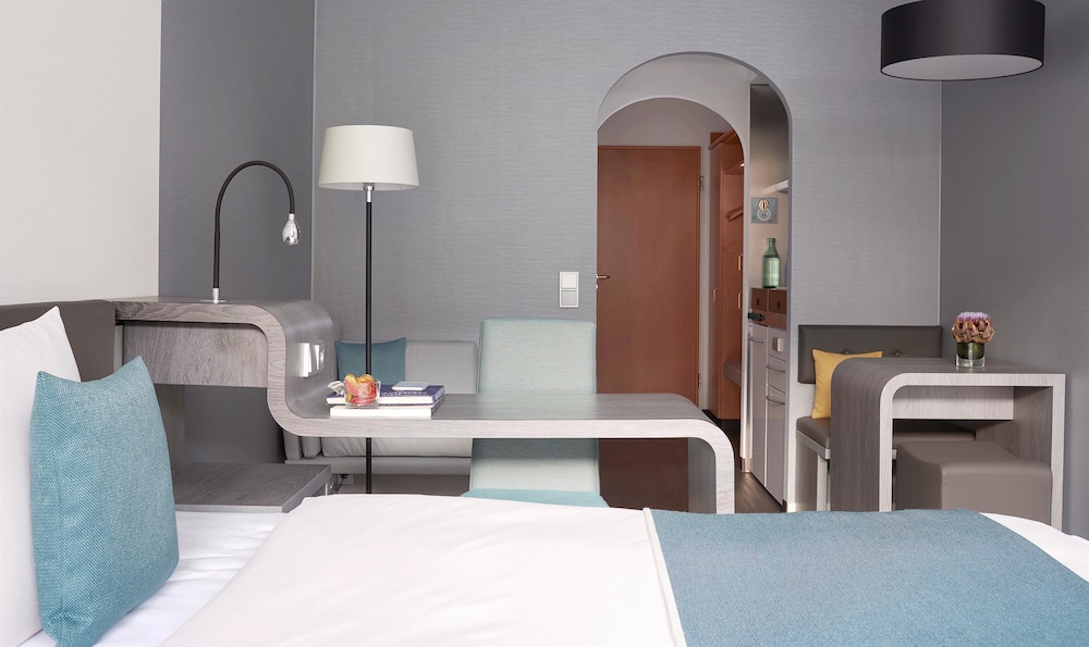 BUSINESS, APARTMENT, KITCHENETTE