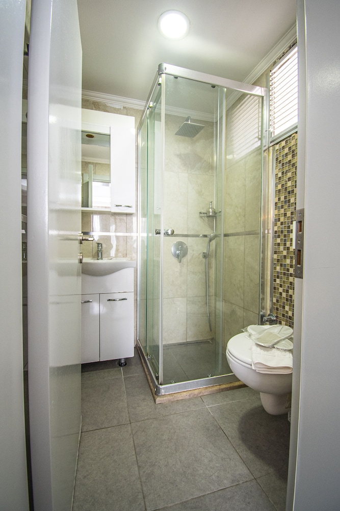 M Suite Hotel 46/50