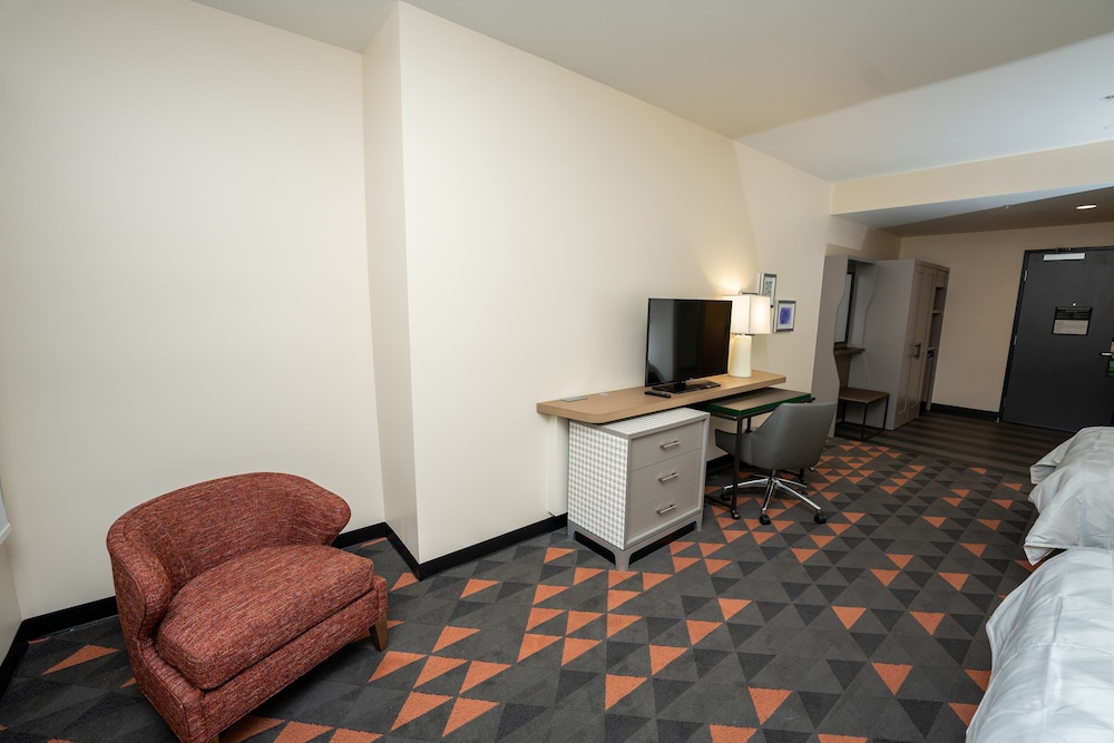 Holiday Inn Nw Houston Beltway 8 32/48