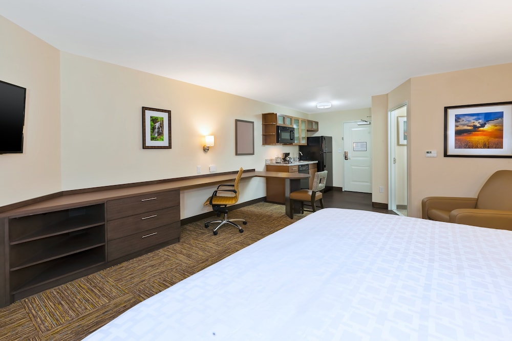 Candlewood Suites Louisville Northeast 10/33