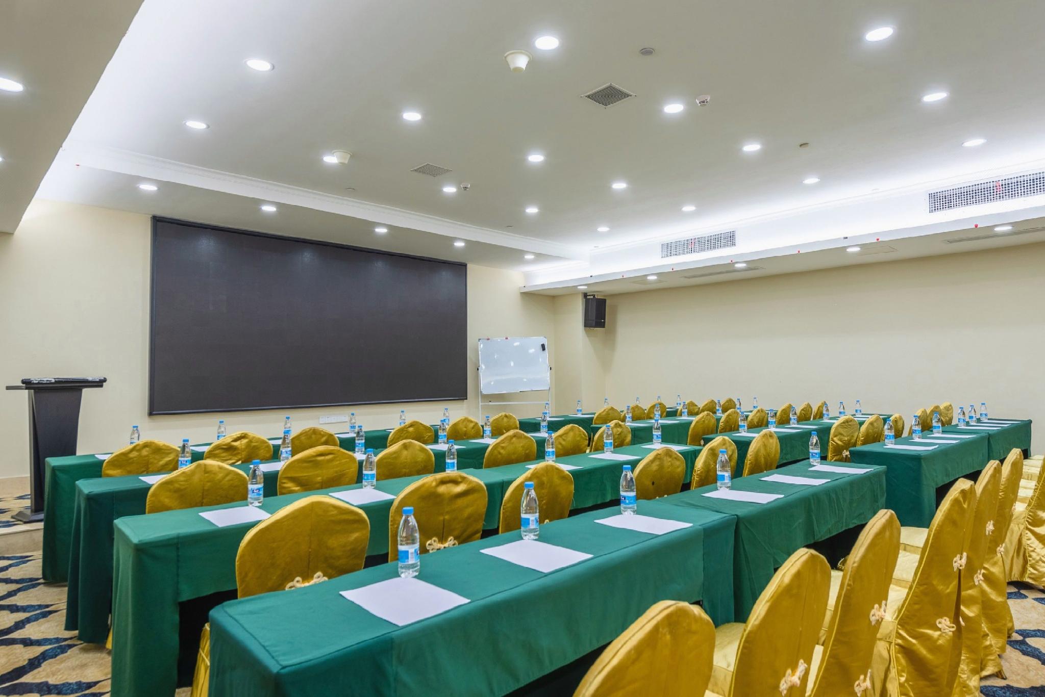 Vienna Hotel (Guangzhou South Railway Station Hanxi Changlong Scenic Spot) 33/42