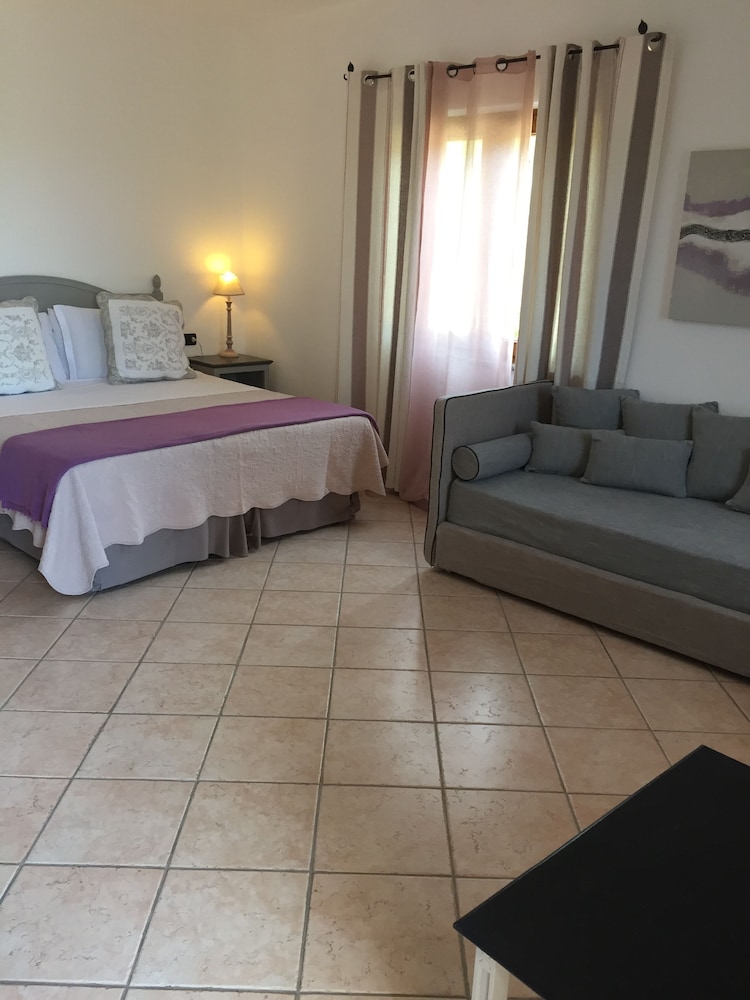 JUNIOR, DOUBLE OR TWIN BED