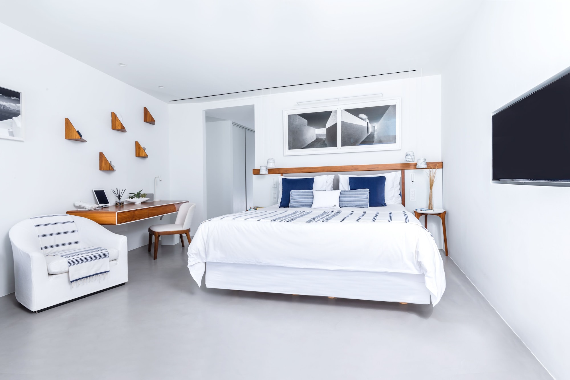 Junior Suite, King Bed, Plunge Pool