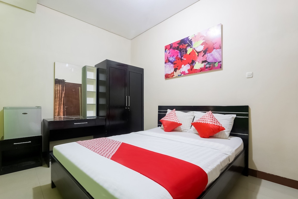 OYO 90193 D'waru Homestay Syariah 10/23