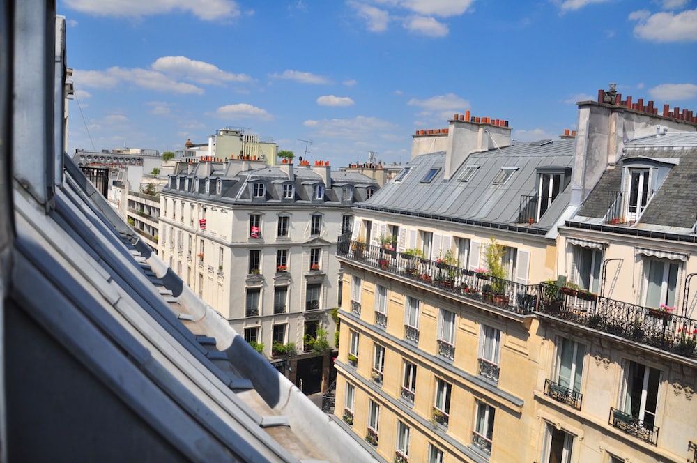 Hotel De Sevres 2/45