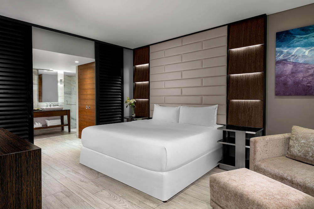 ENCLAVE, GOVERNOR, SUITE, KING BED, OCEAN VIEW, JETTED TUB