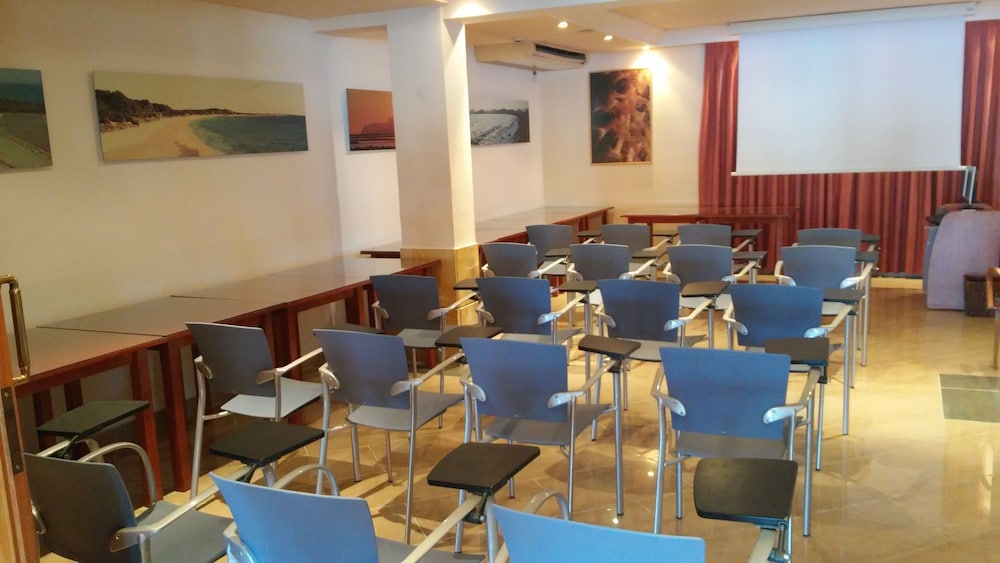 Argos Hotel 73/82