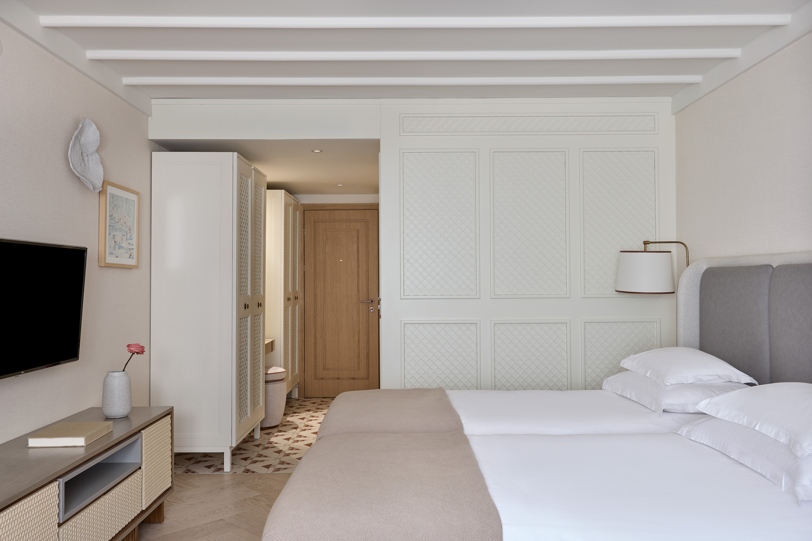 Superior, Double or Twin Bed, City View