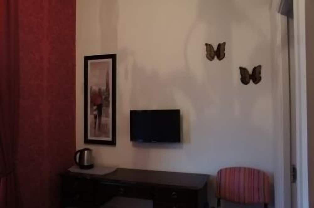 Hannah's Guesthouse 20/21