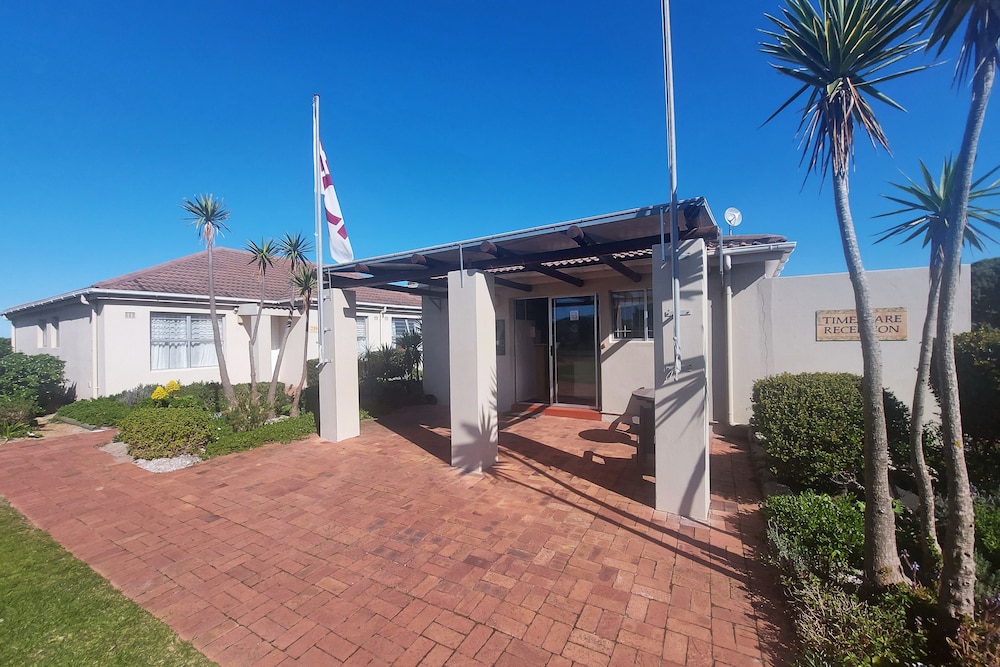 Hermanus Beach Club 37/50