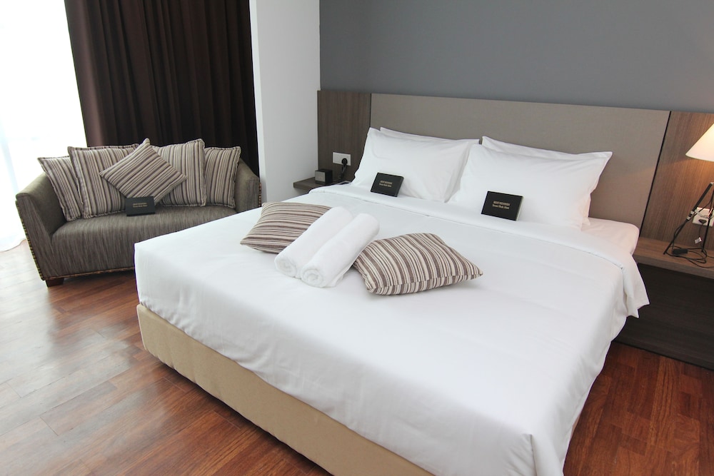 Nexus Regency Suites & Hotel 11/69
