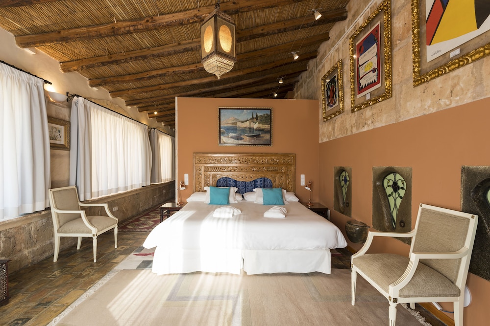 Es Revellar Art Resort - Adults Only 69/110